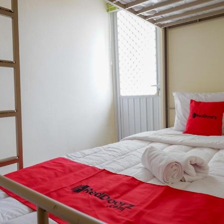 Reddoorz Hostel Near Kota Lama سيمارانغ المظهر الخارجي الصورة